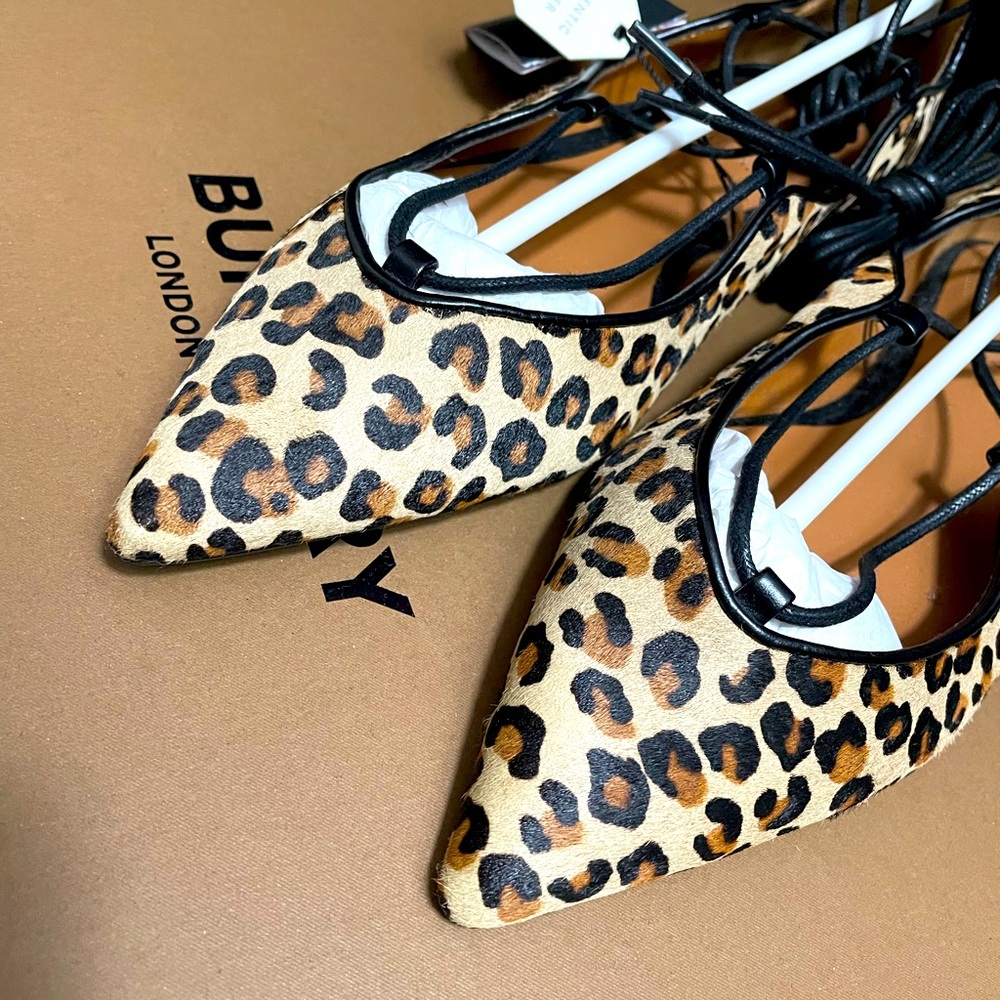 Zara Laced up flats